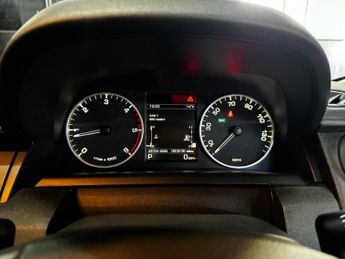 LAND ROVER DISCOVERY 4 3.0 SD V6 HSE SUV 5dr Diesel Auto 4WD Euro 5 (s/s) (255 bhp)