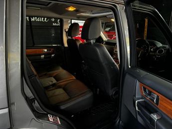 LAND ROVER DISCOVERY 4 3.0 SD V6 HSE SUV 5dr Diesel Auto 4WD Euro 5 (s/s) (255 bhp)