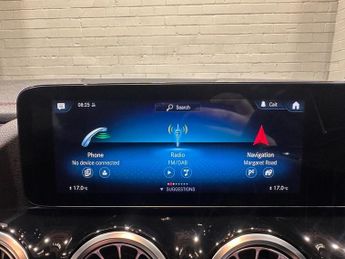 MERCEDES-BENZ EQA EQA 250 66.5kWh AMG Line SUV 5dr Electric Auto (190 ps)