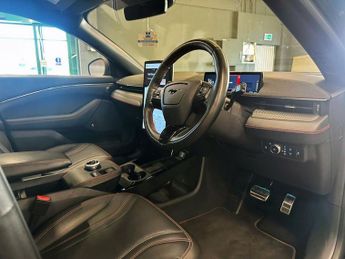 FORD MUSTANG MACH-E Extended Range 91kWh SUV 5dr Electric Automatic AWD (351 ps)