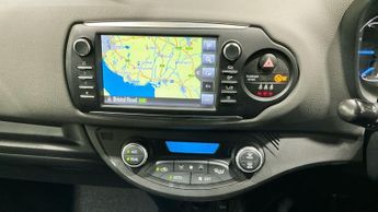TOYOTA YARIS 1.5 VVT-h Icon Tech Hatchback 5dr Petrol Hybrid E-CVT Euro 6 (s/