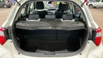TOYOTA YARIS 1.5 VVT-h Icon Tech Hatchback 5dr Petrol Hybrid E-CVT Euro 6 (s/