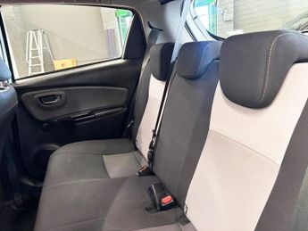 TOYOTA YARIS 1.5 VVT-h Icon Tech Hatchback 5dr Petrol Hybrid E-CVT Euro 6 (s/
