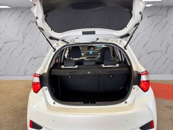 TOYOTA YARIS 1.5 VVT-h Icon Tech Hatchback 5dr Petrol Hybrid E-CVT Euro 6 (s/