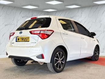 TOYOTA YARIS 1.5 VVT-h Icon Tech Hatchback 5dr Petrol Hybrid E-CVT Euro 6 (s/