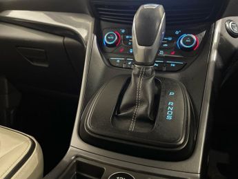 FORD KUGA 1.5T EcoBoost Vignale SUV 5dr Petrol Auto AWD Euro 6 (s/s) (176 