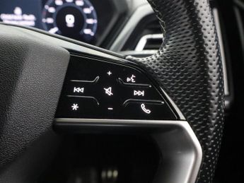 AUDI Q4 E-TRON 40 S line SUV 5dr Electric Auto 82kWh (204 ps)