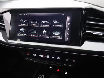 AUDI Q4 E-TRON 40 S line SUV 5dr Electric Auto 82kWh (204 ps)