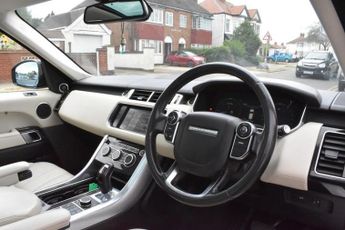 LAND ROVER RANGE ROVER SPORT 3.0 SD V6 HSE SUV 5dr Diesel Auto 4WD Euro 5 | PANORAMIC ROOF | 