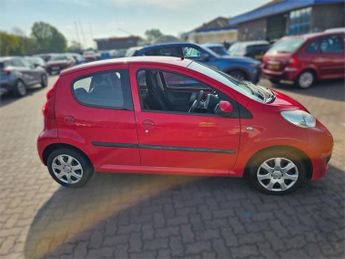 PEUGEOT 107 1.0 12V Urban Hatchback 5dr Petrol 2 Tronic Euro 5 (68 ps)