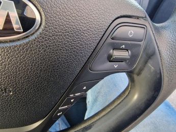 KIA CEED 1.4 1 Hatchback 5dr Petrol Manual Euro 5 (98 bhp)