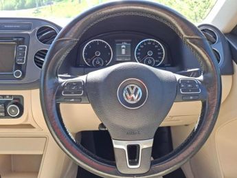 VOLKSWAGEN TIGUAN 2.0 TDI BlueMotion Tech SE SUV 5dr Diesel DSG 4WD Euro 5 (s/s) (