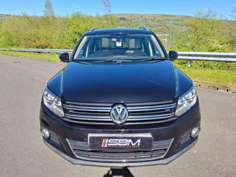 VOLKSWAGEN TIGUAN 2.0 TDI BlueMotion Tech SE SUV 5dr Diesel DSG 4WD Euro 5 (s/s) (