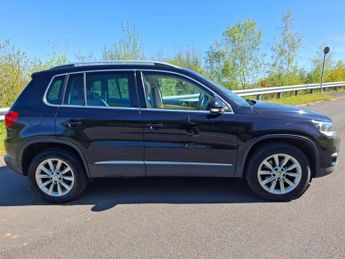 VOLKSWAGEN TIGUAN 2.0 TDI BlueMotion Tech SE SUV 5dr Diesel DSG 4WD Euro 5 (s/s) (