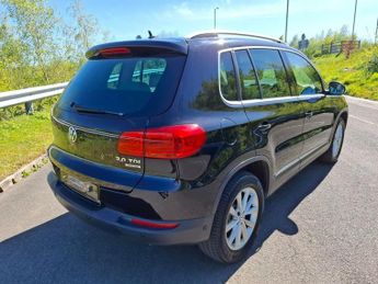 VOLKSWAGEN TIGUAN 2.0 TDI BlueMotion Tech SE SUV 5dr Diesel DSG 4WD Euro 5 (s/s) (