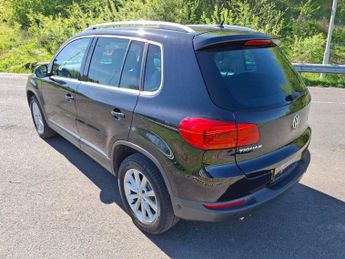 VOLKSWAGEN TIGUAN 2.0 TDI BlueMotion Tech SE SUV 5dr Diesel DSG 4WD Euro 5 (s/s) (