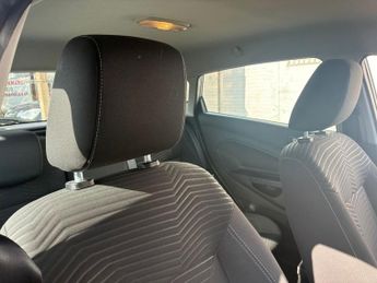 FORD FIESTA 1.25 Zetec Hatchback 5dr Petrol Manual Euro 5 (82 ps)