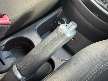 FORD FIESTA 1.25 Zetec Hatchback 5dr Petrol Manual Euro 5 (82 ps)