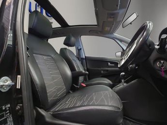 KIA VENGA 1.6 3 MPV 5dr Petrol Auto Euro 5 (123 bhp)