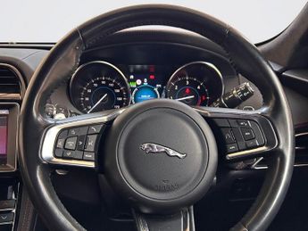 JAGUAR F-PACE 2.0 D180 R-Sport SUV 5dr Diesel Auto AWD Euro 6 (s/s) (180 ps)
