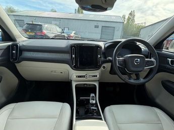 VOLVO XC40 2.0 T4 Inscription SUV 5dr Petrol Auto AWD Euro 6 (s/s) (190 ps)