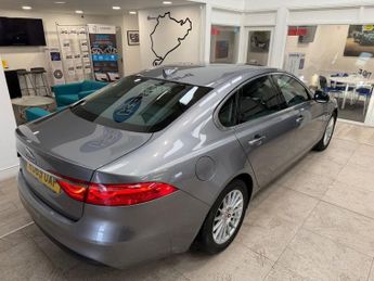 JAGUAR XF 2.0d Prestige Saloon 4dr Diesel Manual Euro 6 (s/s) (163 ps)