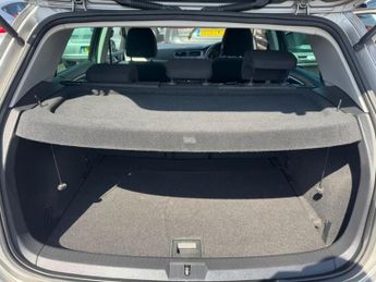 VOLKSWAGEN GOLF 1.6 TDI BlueMotion Tech SE Hatchback 5dr Diesel DSG Euro 5 (s/s)