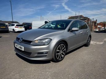 VOLKSWAGEN GOLF 1.6 TDI BlueMotion Tech SE Hatchback 5dr Diesel DSG Euro 5 (s/s)