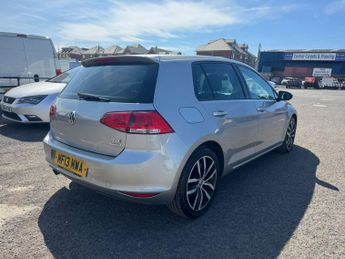 VOLKSWAGEN GOLF 1.6 TDI BlueMotion Tech SE Hatchback 5dr Diesel DSG Euro 5 (s/s)