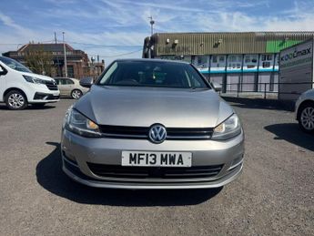 VOLKSWAGEN GOLF 1.6 TDI BlueMotion Tech SE Hatchback 5dr Diesel DSG Euro 5 (s/s)