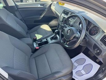 VOLKSWAGEN GOLF 1.6 TDI BlueMotion Tech SE Hatchback 5dr Diesel DSG Euro 5 (s/s)
