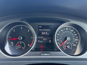 VOLKSWAGEN GOLF 1.6 TDI BlueMotion Tech SE Hatchback 5dr Diesel DSG Euro 5 (s/s)