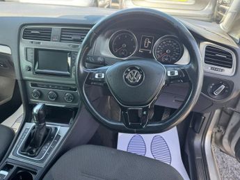 VOLKSWAGEN GOLF 1.6 TDI BlueMotion Tech SE Hatchback 5dr Diesel DSG Euro 5 (s/s)