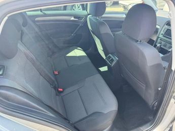 VOLKSWAGEN GOLF 1.6 TDI BlueMotion Tech SE Hatchback 5dr Diesel DSG Euro 5 (s/s)