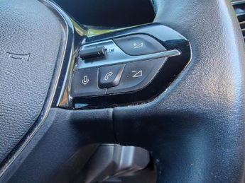 PEUGEOT 308 SW 1.2 PureTech Allure Premium Estate 5dr Petrol EAT Euro 6 (s/s) (