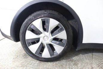 TESLA MODEL Y (Dual Motor) Long Range Auto 4WDE 5dr