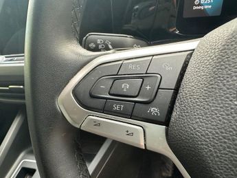 VOLKSWAGEN GOLF 1.5 eTSI MHEV Style Hatchback 5dr Hybrid 
