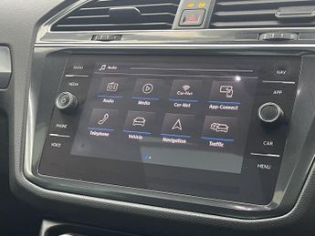 VOLKSWAGEN TIGUAN 1.5 TSI EVO R-Line Tech SUV 5dr Petrol DSG Euro 6 (s/s) (150 ps)