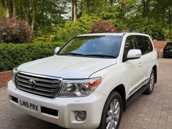 TOYOTA LAND CRUISER 4.5 D-4D V8 SUV 5dr Diesel Auto 4WD Euro 5 (268 ps)