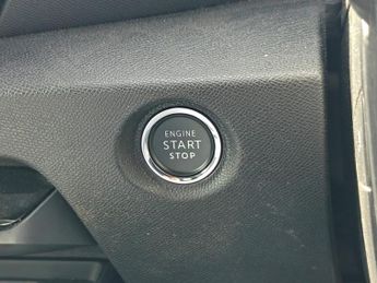 CITROEN C4 1.2 PureTech Shine Hatchback 5dr Petrol EAT8 Euro 6 (s/s) (130 p