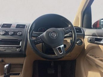 VOLKSWAGEN TOURAN 1.6 TDI SE MPV 5dr Diesel DSG Euro 5 (105 ps)