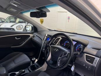 HYUNDAI I30 1.6 CRDi Blue Drive SE Hatchback 5dr Diesel Manual Euro 6 (s/s) 