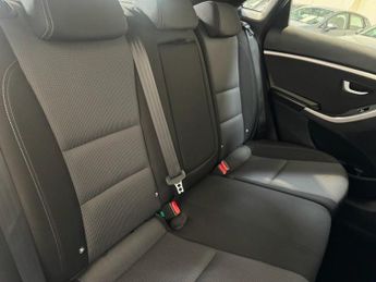 HYUNDAI I30 1.6 CRDi Blue Drive SE Hatchback 5dr Diesel Manual Euro 6 (s/s) 