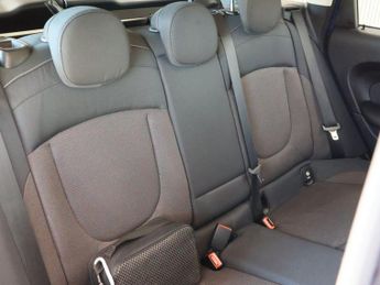 MINI CLUBMAN 1.5 Cooper Classic Estate 6dr Petrol Steptronic Euro 6 (s/s) (13