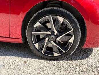 PEUGEOT 308 SW 1.6 12.4kWh Allure Premium Estate 5dr Petrol Plug-in Hybrid e-EA