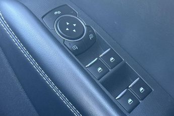 FORD MUSTANG MACH-E Standard Range 70kWh SUV 5dr Electric Automatic (269 ps)