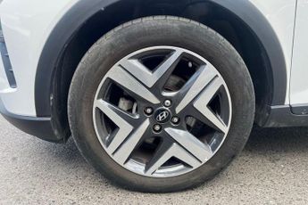 HYUNDAI BAYON 1.0 T-GDi MHEV Premium SUV 5dr Petrol Hybrid DCT Euro 6 (s/s) (1