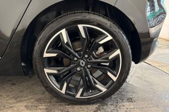RENAULT CLIO 1.6 E-TECH techno Hatchback 5dr Petrol Hybrid Auto Euro 6 (s/s) 