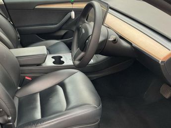 TESLA Model 3 Standard Range Plus Saloon 4dr Electric Auto RWD (241 bhp)