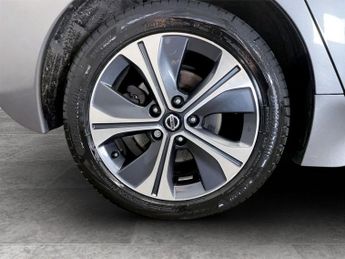 NISSAN LEAF 40kWh Tekna Hatchback 5dr Electric Auto (150 ps)